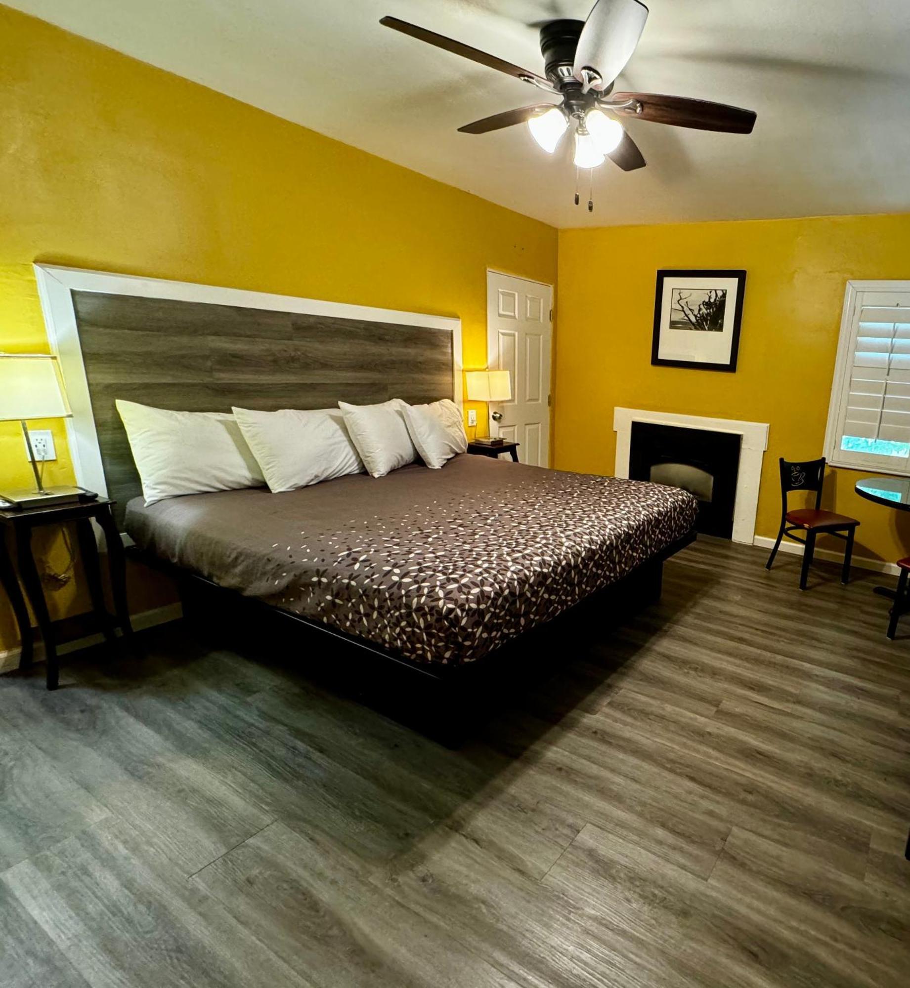 Carmel Wayfarer Inn Екстериор снимка