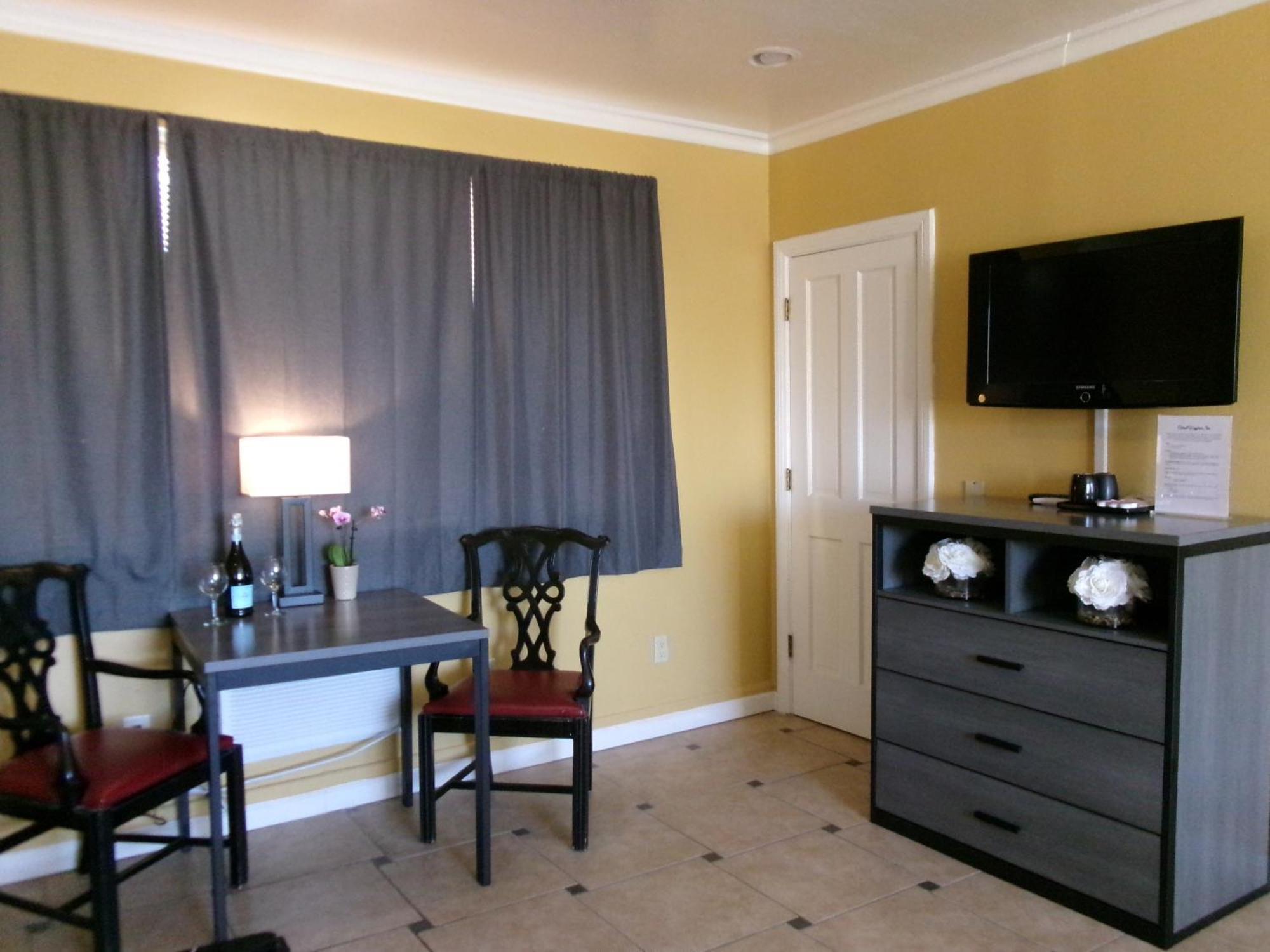 Carmel Wayfarer Inn Екстериор снимка
