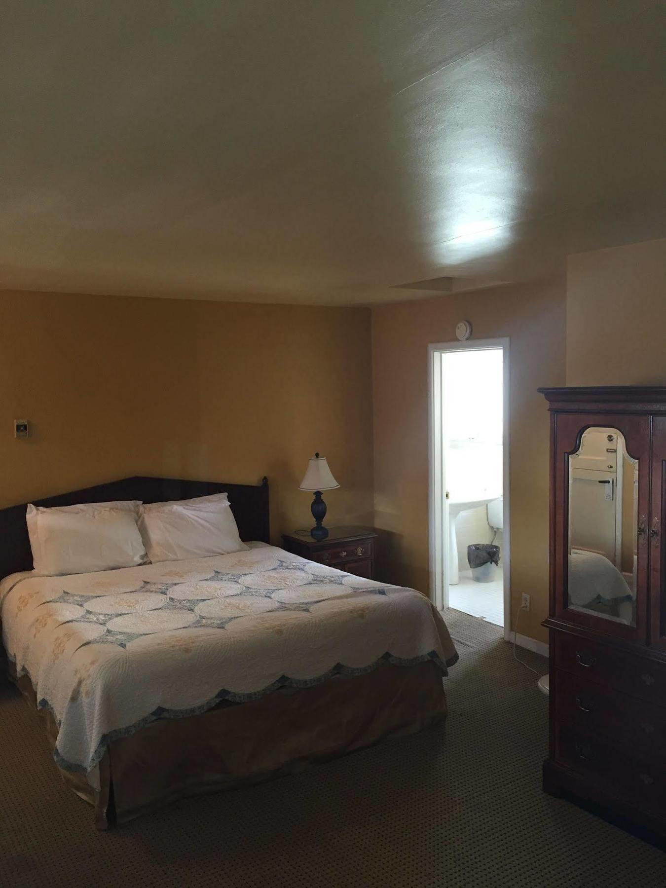 Carmel Wayfarer Inn Екстериор снимка
